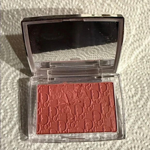 New with scratch Dior backstage rosy glow in Rosewood blush. - Picture 3 of 5